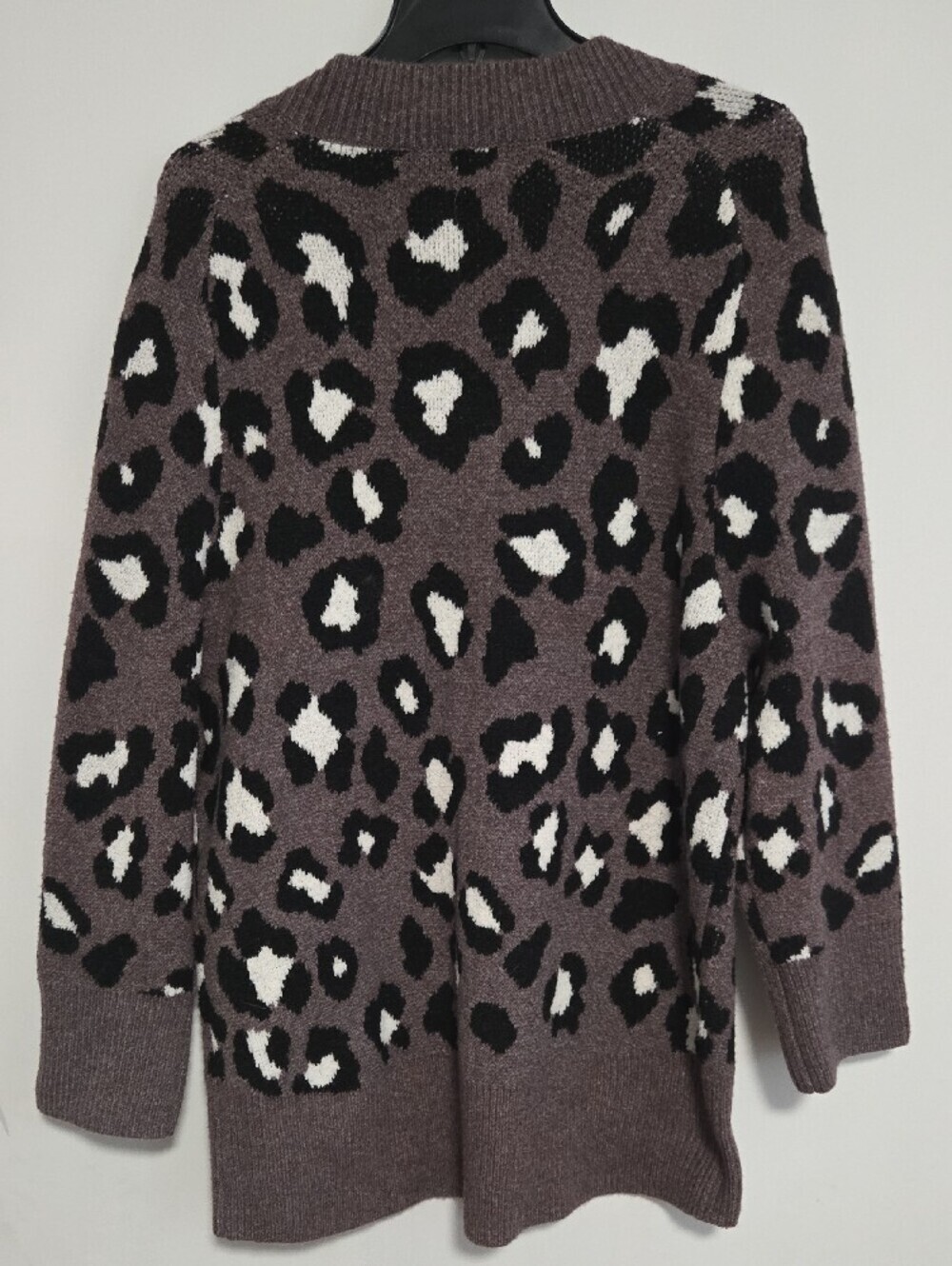 A New Day Leopard V-Neck Sweater / Size  L - Picture 3 of 8